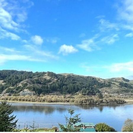 Rogue River Landing Resort Gold Beach Bagian luar foto